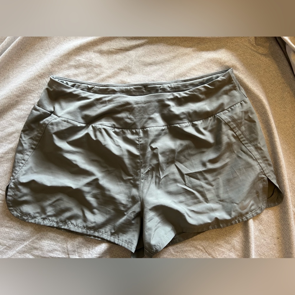 NWOT Nike Dri-Fit lined shorts